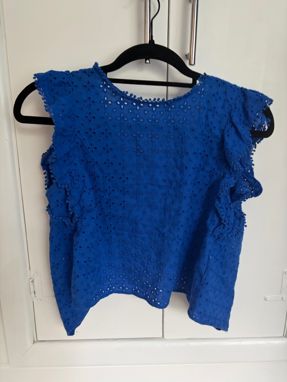 Zara blue eyelet cropped top. Medium